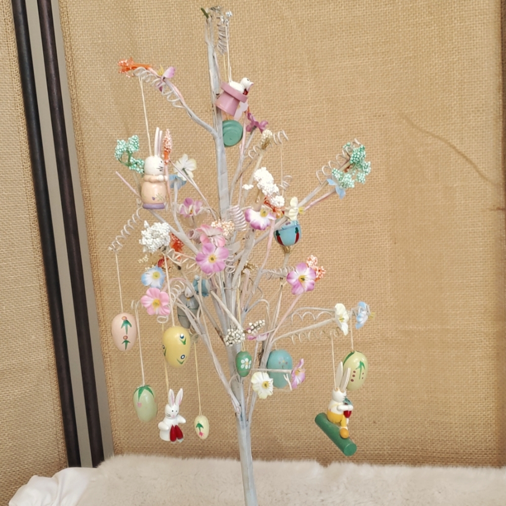Easter Tree, Spring - Picture 2 of 4